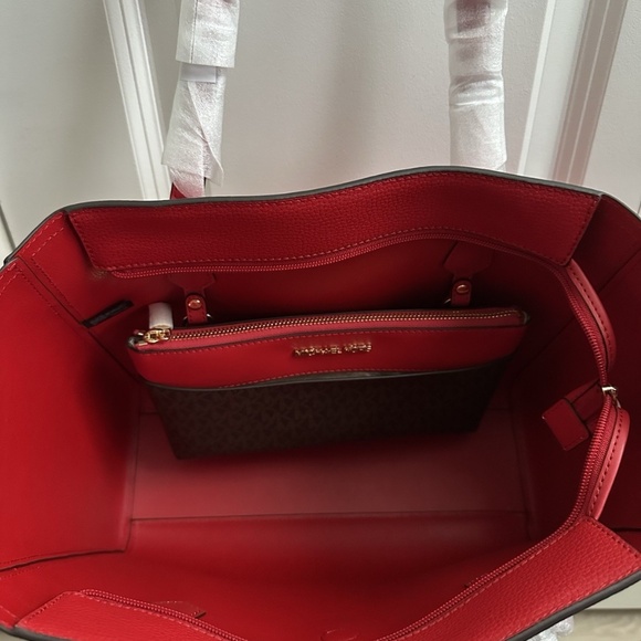 New MICHAEL KORS Maisie Large Pebbled Leather 2-in-1 Tote Bag/with wristlet, Red - Picture 8 of 11